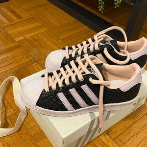 Adidas Superstar women sneakers size 6.5 (new in box)